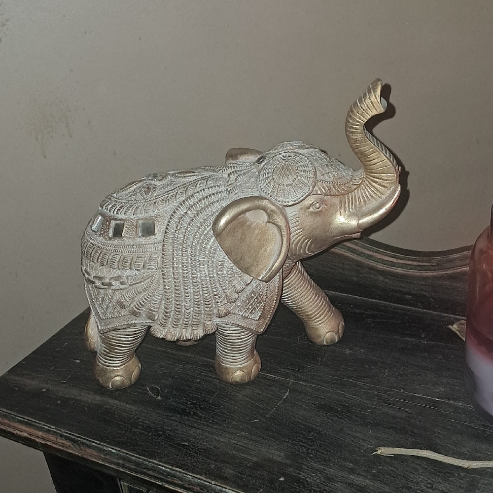 Decorative Gold Elephant Figurine - Ornate Home Accent